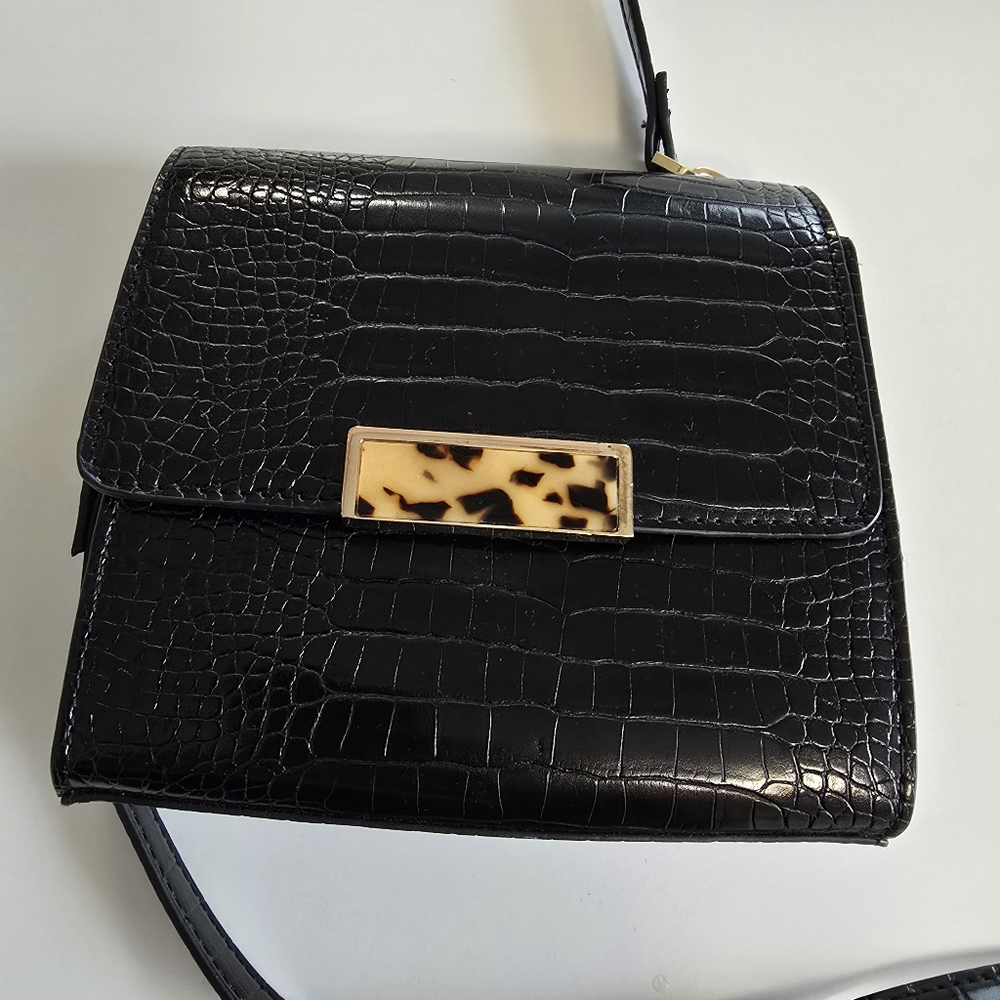 TOPSHOP  Black Croc-Embossed Crossbody Bag - Picture 2 of 7